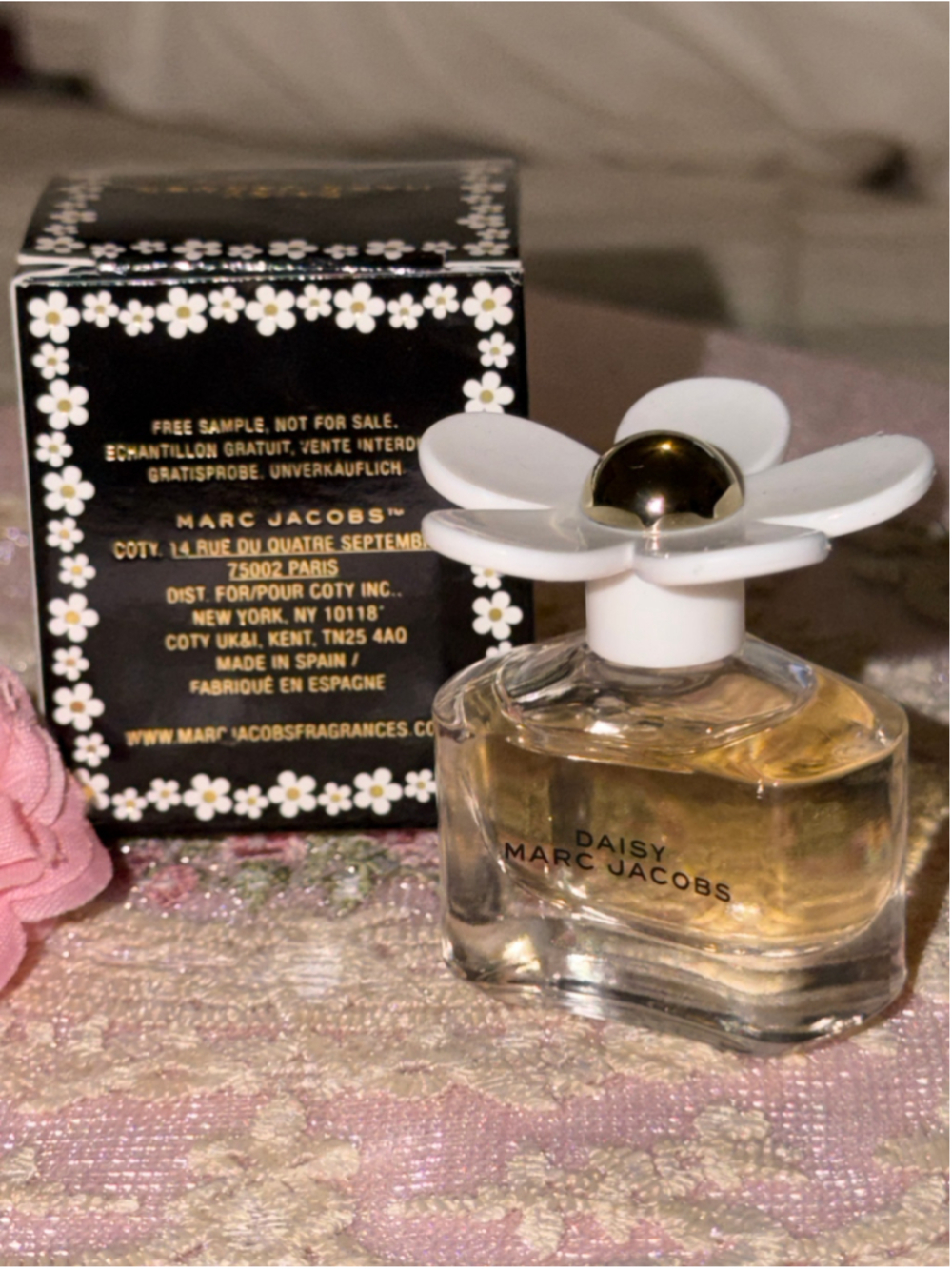 Women's Marc Jacobs Daisy Eau de Toilette 4 mL - Picture 4 of 6